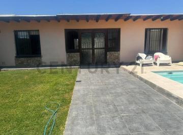 Casa · 180m² · 5 Ambientes · 1 Cochera · Casa en Maipú