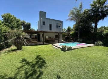 Casa · 169m² · 5 Ambientes · 2 Cocheras · Casa en El Barrio Privado Jardines de Escobar