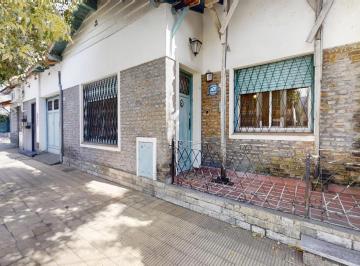 Casa · 105m² · 4 Ambientes · 1 Cochera · Casa en Venta de 4 Ambientes en Martinez con Gran Potencial a Refaccionar