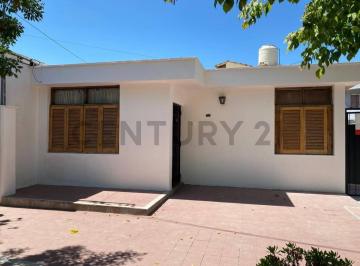 Casa · 147m² · 6 Ambientes · 4 Cocheras · Casa en Venta en Lujan de Cuyo