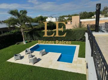 Casa · 235m² · 5 Ambientes · 5 Cocheras · Venta Casa en Haras Santa María, Escobar