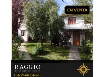 Casa · 450m² · 5 Ambientes · 3 Cocheras · Casa y 4 Departamentos en El Bolson (Nr - 16)