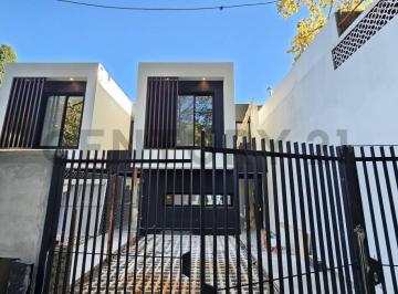 Casa · 122m² · 3 Ambientes · 1 Cochera · Venta Duplex 3 Ambientes Punta Chica