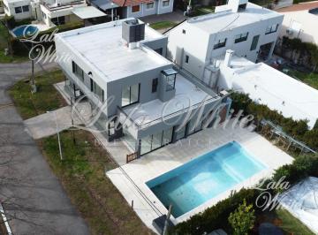Casa · 185m² · 5 Ambientes · 4 Cocheras · Casa en Venado I