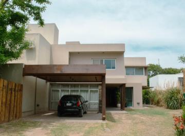 Foto · Casa de Categoría en Venta Country Cañuelas Village
