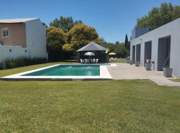 Casa de 2 ambientes, Berisso · Casa con 1 Dormitorio y con Amplio Lote 1400 m² en Venta en Berisso