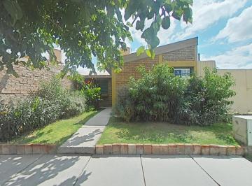 Casa · 59m² · 3 Ambientes · 1 Cochera · Casa en Venta 2 Dorm. B°jardín Buen Orden San Martin con Tour Virtual