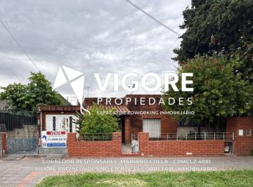 Casa de 3 ambientes, Lomas de Zamora · Casa 3 Ambientes 300 m² en Venta con Cochera en Temperley Apta Credito