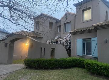 Casa · 288m² · 6 Ambientes · 2 Cocheras · Casa en Venta 6 Ambientes en Ayres de Pilar