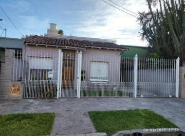 Casa · 295m² · 4 Ambientes · 1 Cochera · Casa en Turdera