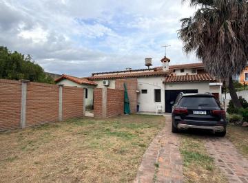 Casa · 200m² · 6 Ambientes · 5 Cocheras · Casa en Venta Gonzalez Catan