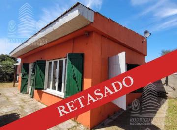 Casa · 82m² · 3 Ambientes · 1 Cochera · |casa con Todos Los Servicios en Zona Alta de Mar de Ajo|