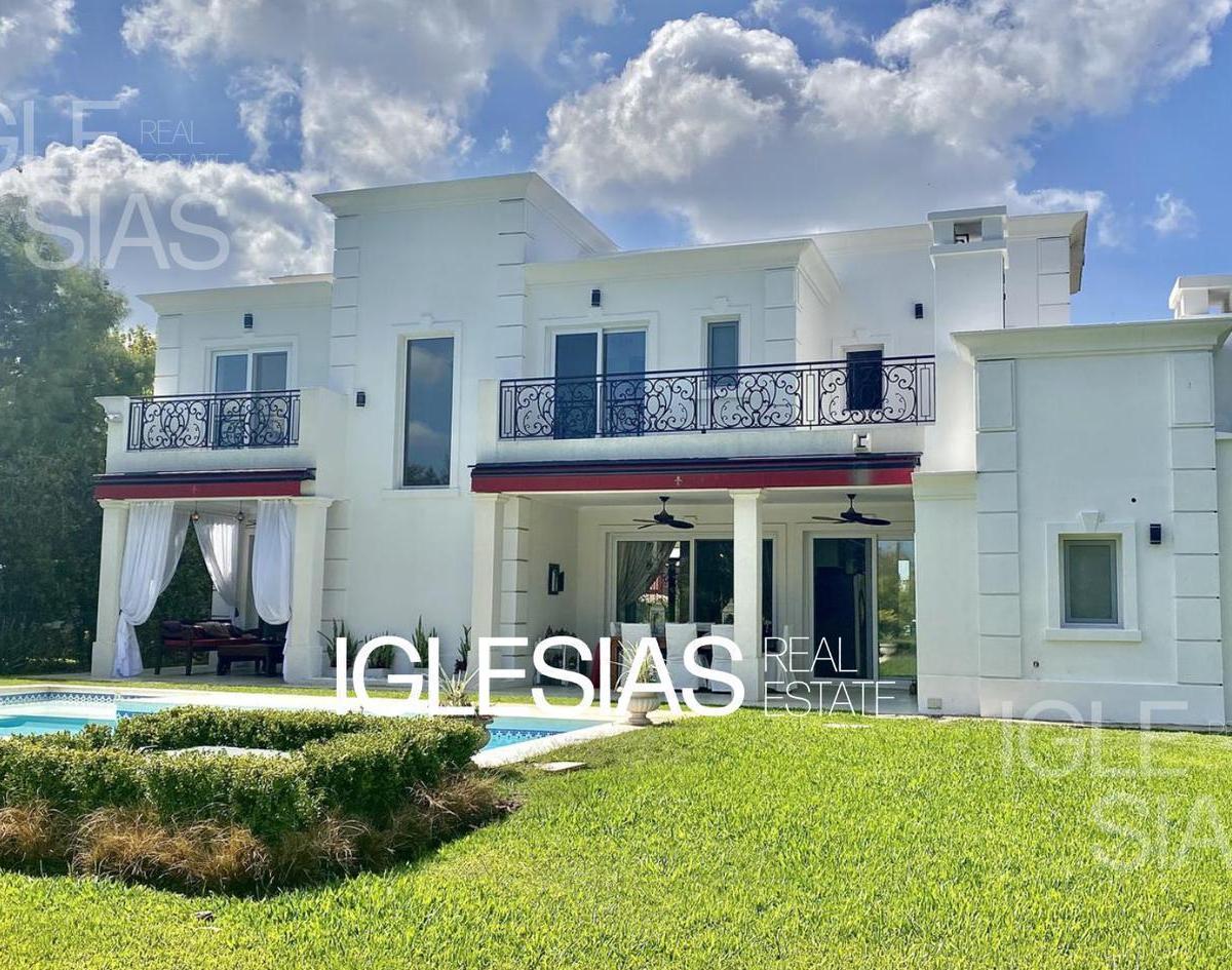 Casa en Venta con Vista al Agua en Los Castores de 4 Dormitorios  , Nordelta