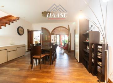 Casa · 335m² · 5 Ambientes · 2 Cocheras · Venta Casa 43 m² de Fondo Piscina 335 m² Cub Olivos