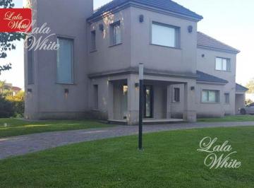 Casa · 300m² · 6 Ambientes · Alquiler Anual - Casa en El Lauquen - Canning
