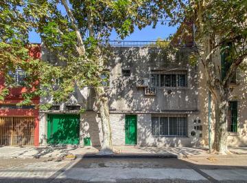 Casa · 160m² · 5 Ambientes · 1 Cochera · Casa en Flores Sur