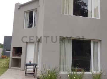 Casa · 157m² · 5 Ambientes · 1 Cochera · Oportunidad! Vendemos Complejo de Dos Duplex + Casa en Excelente Estado en Claromeco