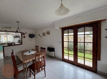 Casa · 119m² · 4 Ambientes · 1 Cochera · Venta - Casa de 4 Ambientes en Punta Mogotes