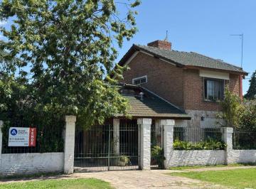 Casa de 5 ambientes, San Miguel · Casa con 3 Dorm. de 180 m² en Venta, Santa María