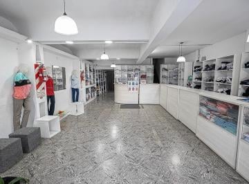 Local comercial · 262m² · 5 Ambientes · Local en Venta Barrio Alberdi Amplio con Vivienda Arriba 2 Dorm. Parrilla Alto Transito