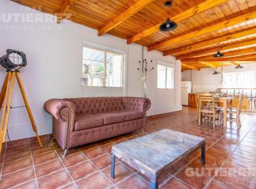 Casa · 125m² · 3 Ambientes · Casa Quinta con Quincho y Pileta en Venta en Bahía Blanca