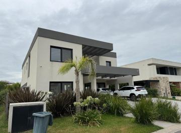 IMG_4124.jpg · Venta Casa Moderna 7 Ambientes con Pileta en Lagoon Pilar