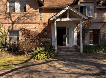 Casa · 248m² · 6 Ambientes · 2 Cocheras · Venta Casa Pilar Los Fresnos 4 Dorm. Apto Credito