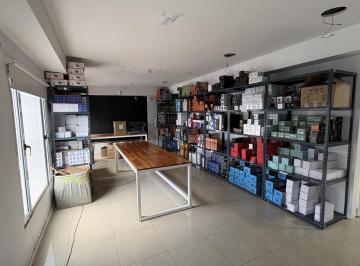 Oficina comercial · 225m² · 14 Ambientes · 3 Cocheras · Alquiler, Oficina, 14 Ambientes, Patio, Jardin, Piscina, Parrila, 2 Cocheras, Ituzaingo Centro