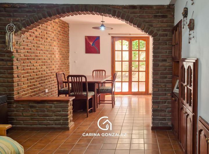 Casa · 80m² · 5 Ambientes · 1 Cochera