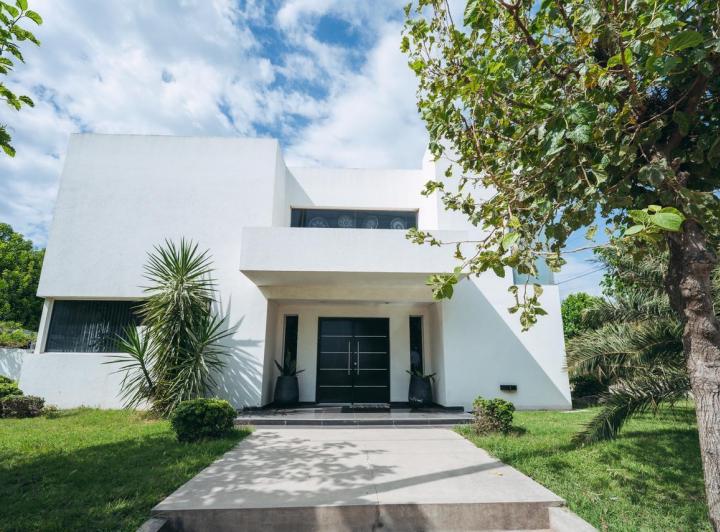 Casa · 380m² · 7 Ambientes · 2 Cocheras