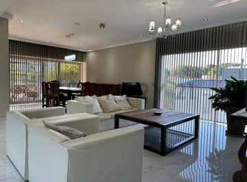 Casa · 361m² · 4 Ambientes · 4 Cocheras · Casa en Venta Costa Esmeralda Deportiva I