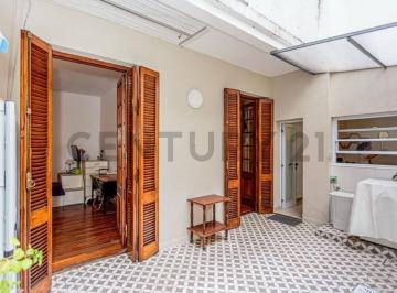 PH · 81m² · 4 Ambientes · Venta PH 4 Ambientes C/ Patio - Sin Expensas - Reciclado a Nuevo - Floresta