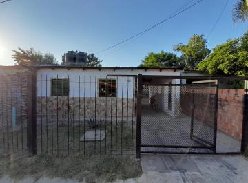 Casa · 90m² · 3 Ambientes · 1 Cochera · Vendo Hermosa Casa a m de La Capilla San Cayetano!