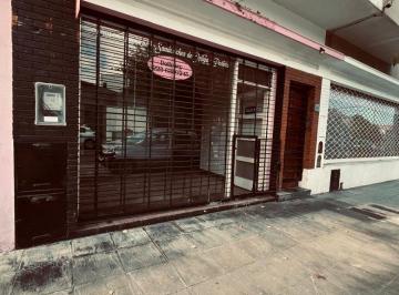 Local comercial de 2 ambientes, Mar del Plata · Alquiler Local Comercial con Vidriera a La Calle Frente Al Hpc Mar del Plata