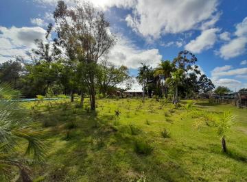 Quinta vacacional · 220m² · 3 Ambientes · 5 Cocheras · Vendo Gran Quinta Totalmente Parquizada en Esquina Corriente