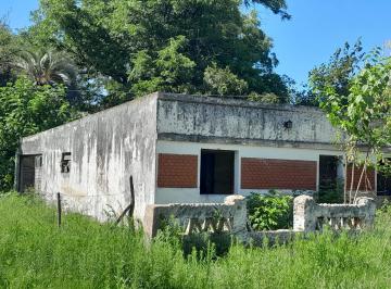 Casa · 80m² · 4 Ambientes · 1 Cochera · Vendo Casa con Gran Terreno Dentro del Casco Urbano en La Ci