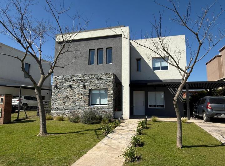 Casa · 226m² · 6 Ambientes