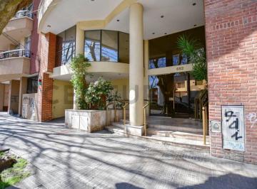 Departamento · 48m² · 2 Ambientes · Departamento en Venta de un Dormitorio con Patio Apto Banco