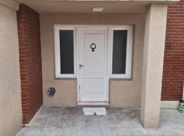 PH · 90m² · 3 Ambientes · Casa en PH 3 Amb! Curupaity 651 - Moron