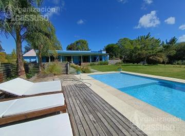 Campo · 440m² · 6 Ambientes · 2 Cocheras · Chacra en Camino Eguzquiza 25668 m² Terreno y 440 m² Cubiertos