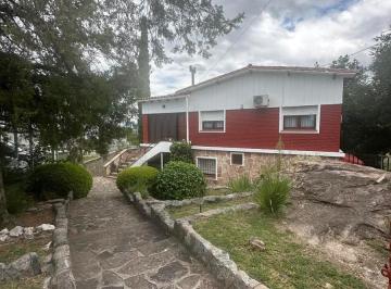 Casa · 140m² · 5 Ambientes · 2 Cocheras · Casa en Venta 2 Dorm. 2 Baños Barrio La Quinta Villa Carlos Paz