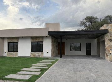 Casa · 270m² · 6 Ambientes · 2 Cocheras · Casa en Country Siete Soles Naturaleza Urbana
