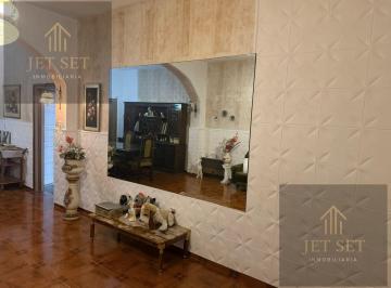 Casa · 181m² · 10 Ambientes · 1 Cochera · Venta Casa 2 Dorm. en Barrio Colón con Patio y Quincho