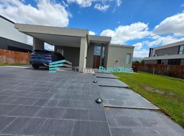Casa · 180m² · 4 Ambientes · 2 Cocheras · Casa en Lagos de Canning en Pb con 3 Dorm. y Pileta