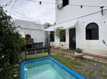 PH de 4 ambientes, Velez Sarsfield · Tipo Casa 4 Ambientes con Playroom, Jardin y Pileta, Reciclada Excelente Estado