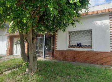 Casa · 70m² · 3 Ambientes · 1 Cochera · Oportunidad! Venta Casa a Refaccionar 3 Amb. en Palomar