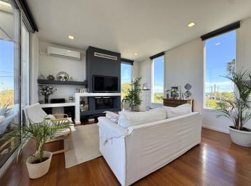 Casa · 176m² · 4 Ambientes · 2 Cocheras · Casa Espectacular a 5 Min de Jose Ignacio