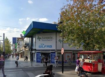A pasos de peatonal Belgrano · Local en Alquiler. Pleno Centro de San Martín, Esq. Peatonal Belgrano. Alquiler