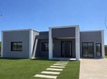 Casa · 200m² · 4 Ambientes · Casa en Venta en San Sebastian - Area 10, San Sebastian, Escobar