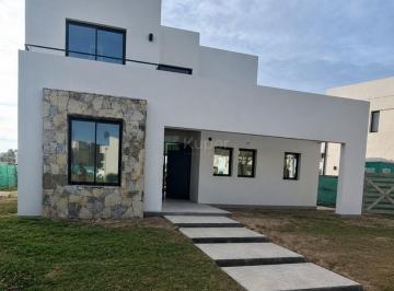 Casa · 154m² · 5 Ambientes · Venta Casa 5 Ambientes en San Pablo, Pilar, G. B. a. Zona Norte